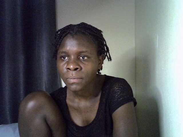 Queenbeea live webcam show