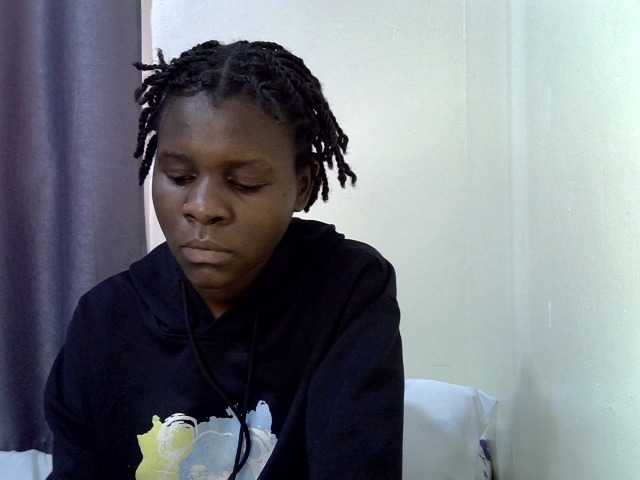 Queenbeea live webcam show