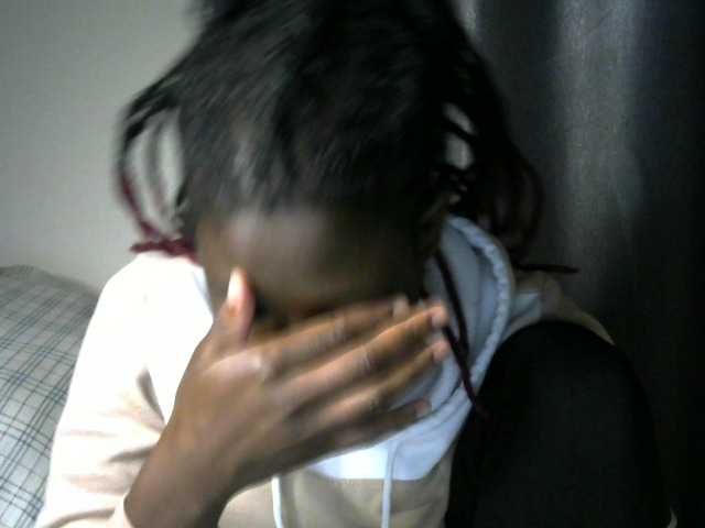 Queenbeea live cam on BongaCams