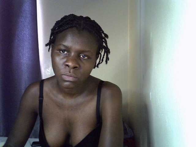 Queenbeea live webcam show