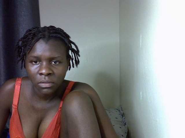 Queenbeea live webcam show