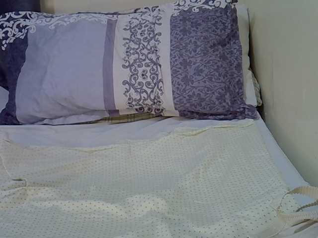 Queenbeea live cam