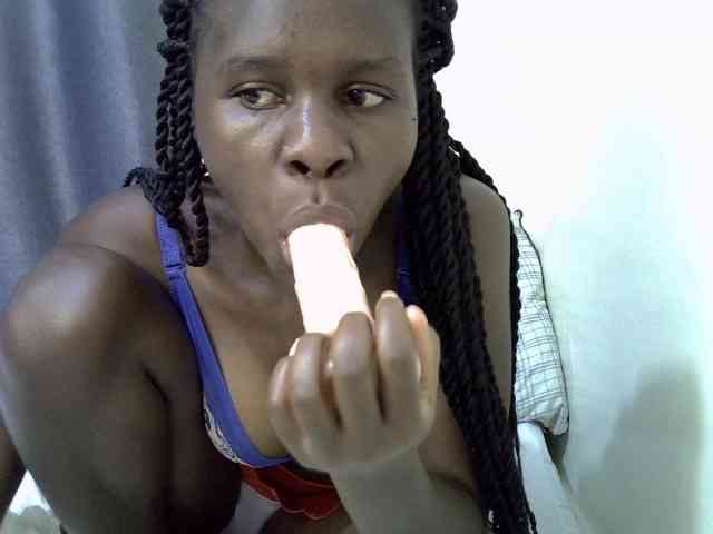 Queenbeea webcam