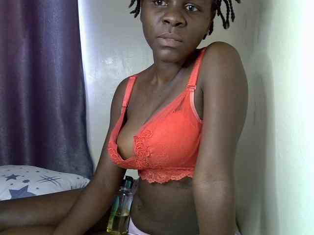 Queenbeea Queenbeea