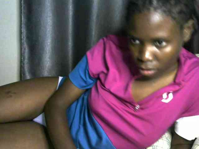 Model: Queenbeea