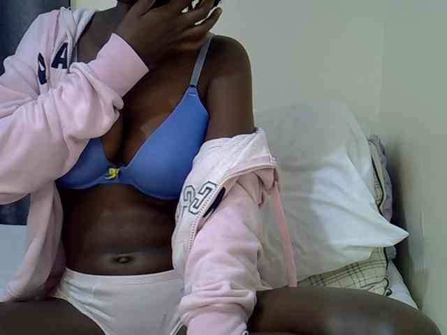 Queenbeea webcam