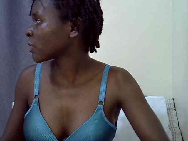Queenbeea webcam