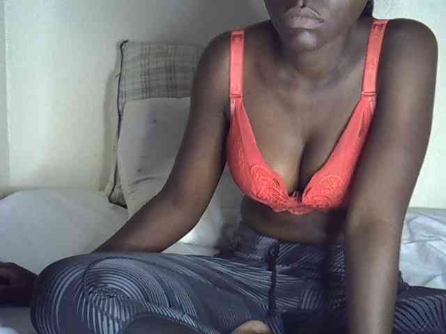 Queenbeea webcam