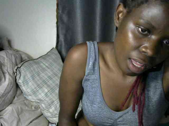Queenbeea webcam