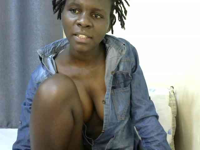 Queenbeea webcam