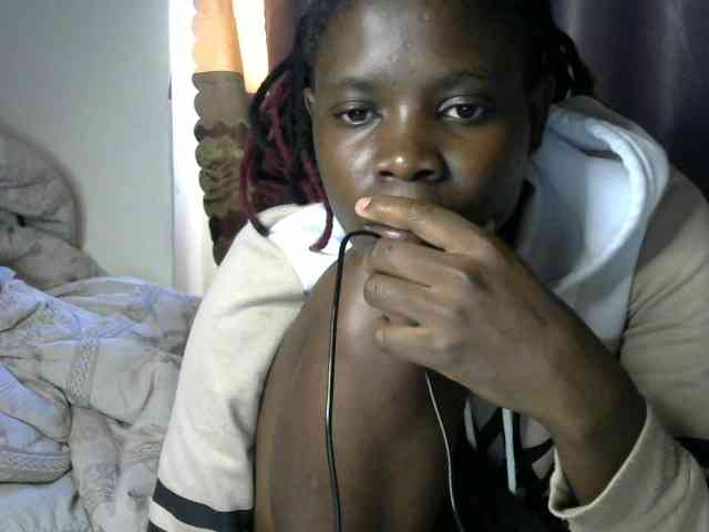 Queenbeea webcam