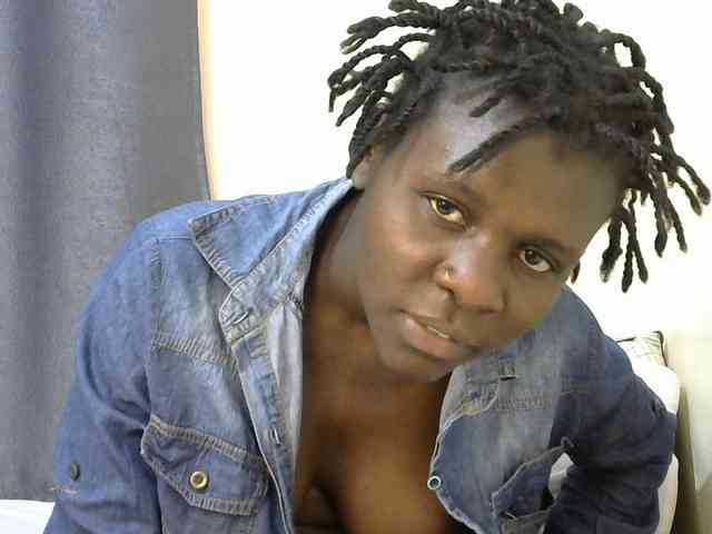Queenbeea webcam