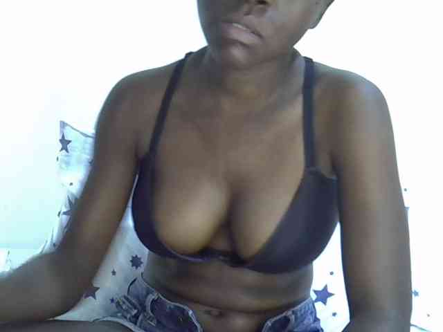 Queenbeea webcam