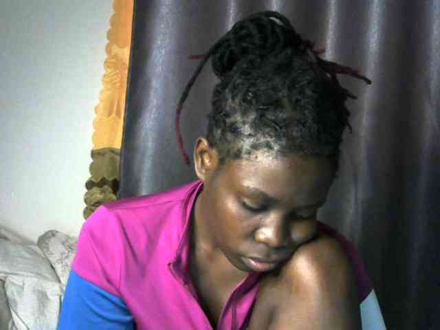 Queenbeea webcam