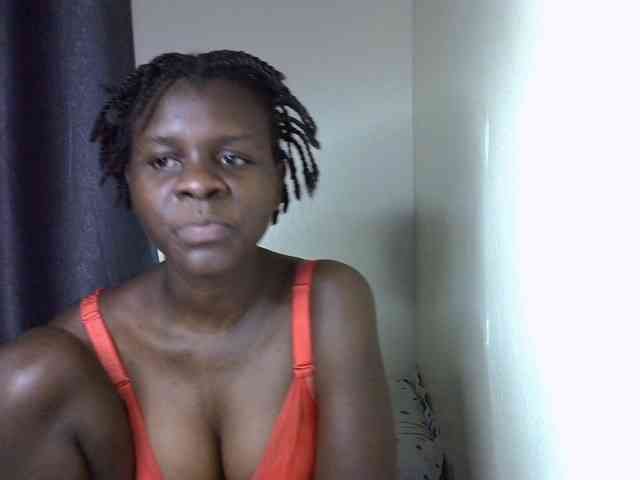 Queenbeea's cam show statistics and live stream