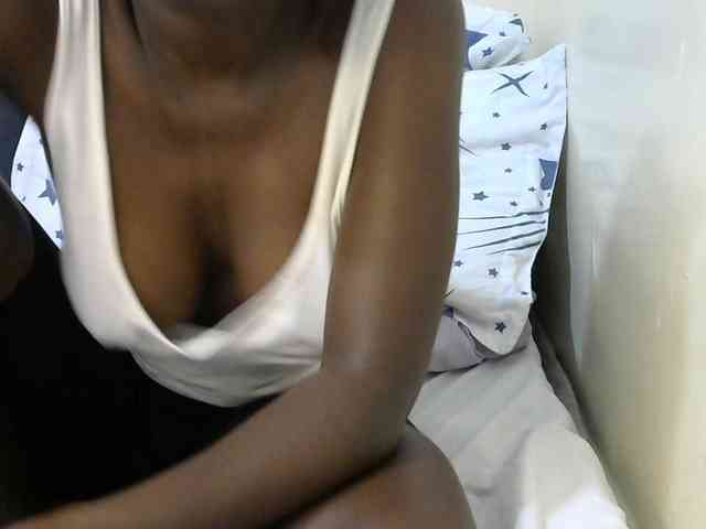 Queenbeea webcam