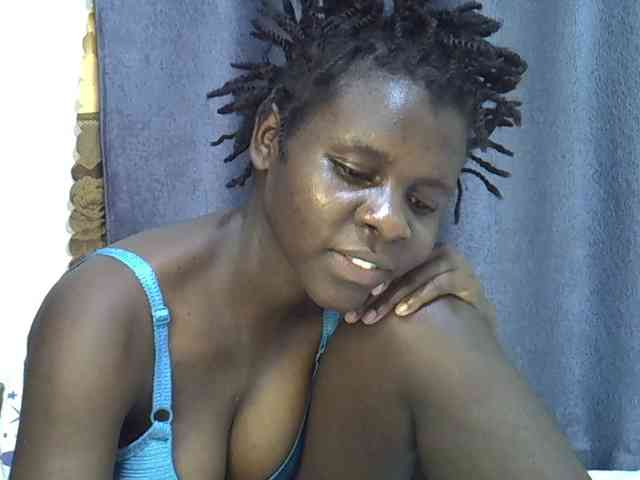 Queenbeea webcam