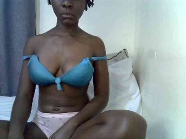 Queenbeea webcam
