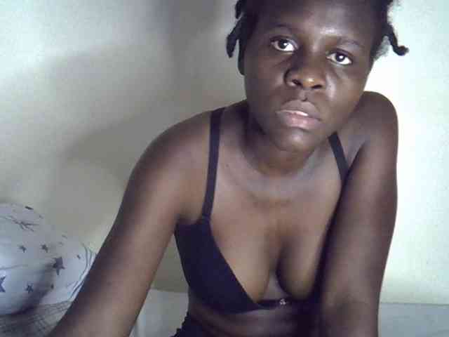Queenbeea webcam