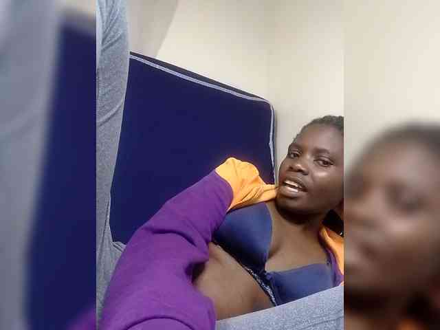 Queenbeea webcam