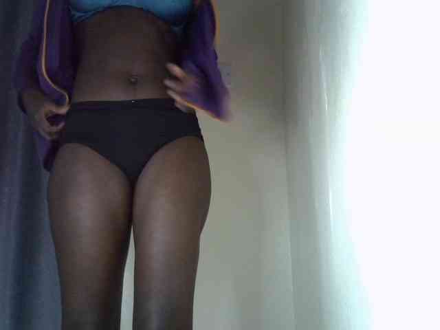 Queenbeea Live Webcam on BongaCams