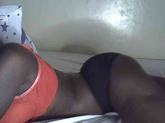 Queenbeea webcam
