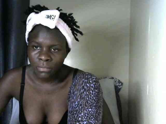 Queenbeea webcam