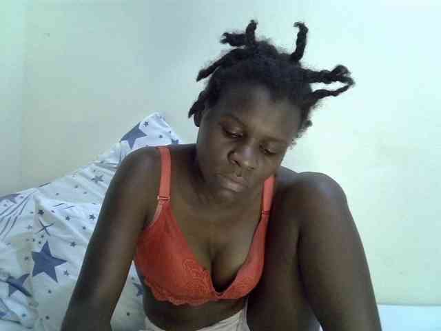 Queenbeea webcam