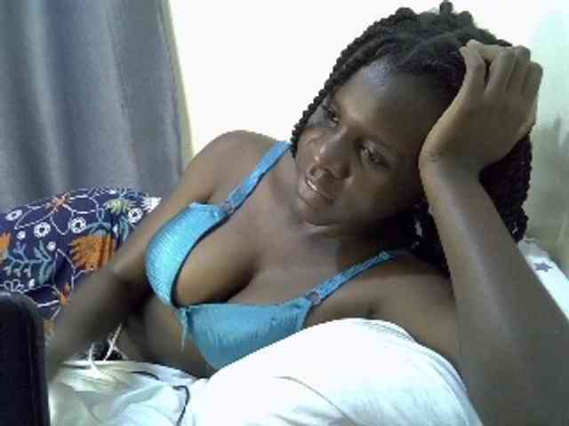 Model: Queenbeea