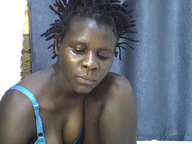 Queenbeea webcam