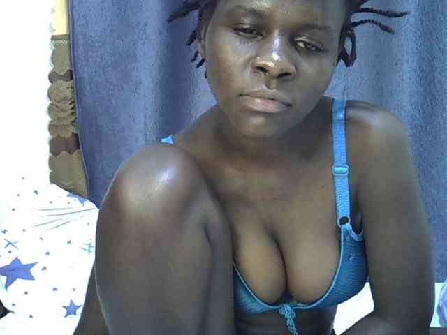 Queenbeea webcam