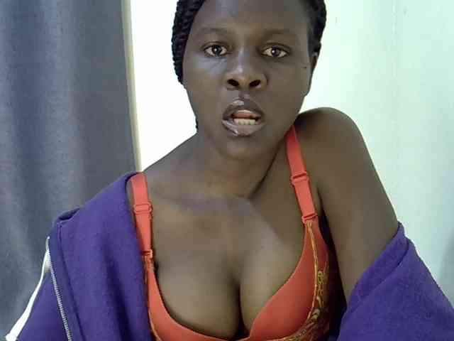 Queenbeea webcam
