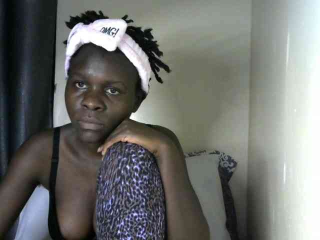 Queenbeea webcam