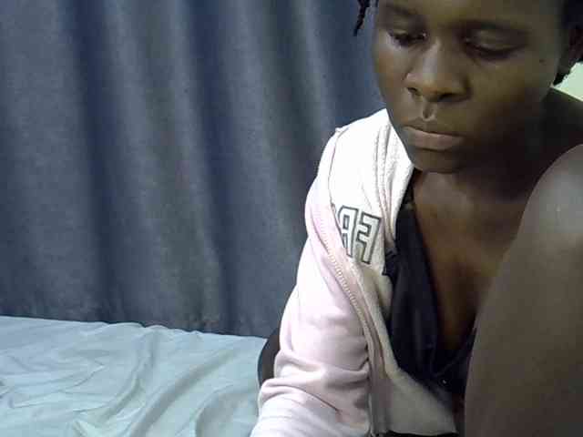 Queenbeea webcam