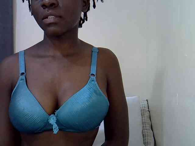 Queenbeea webcam