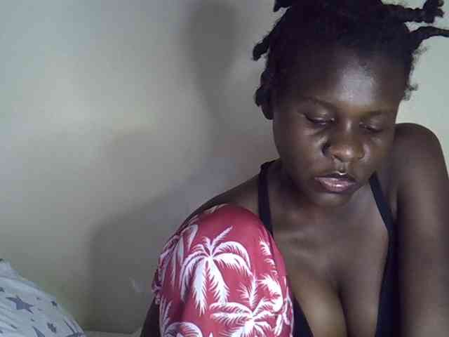 Queenbeea webcam