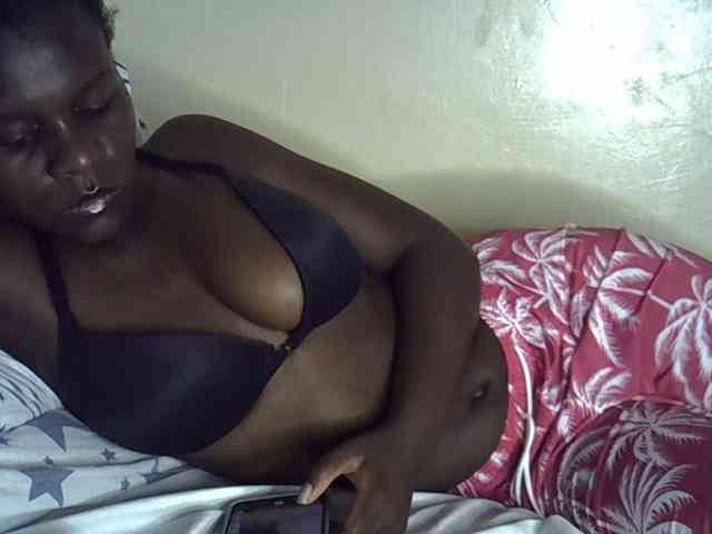 Queenbeea webcam