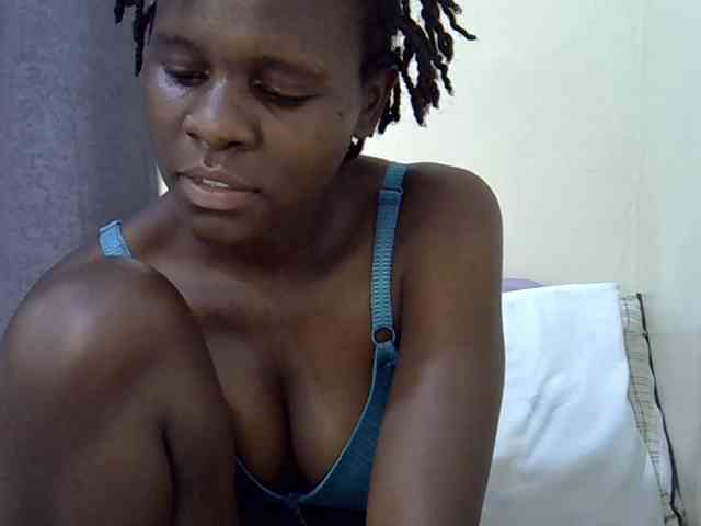 Queenbeea webcam
