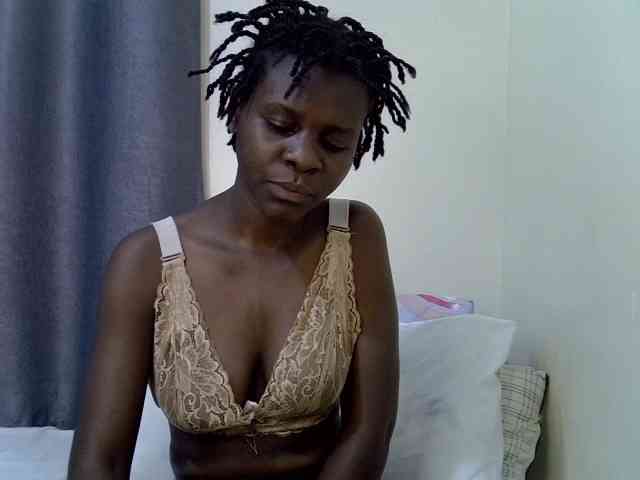 Queenbeea webcam
