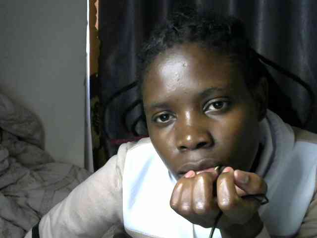 Queenbeea webcam