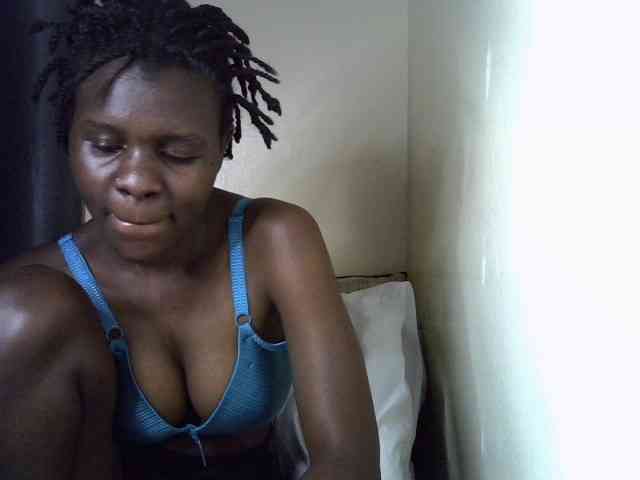 Queenbeea webcam