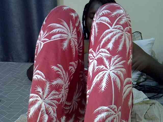 Queenbeea webcam