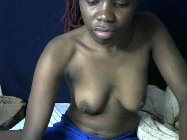 Model: Queenbeea