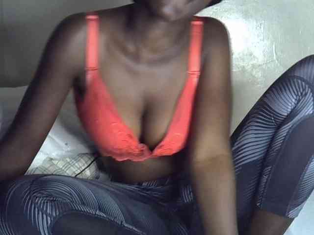 Queenbeea webcam