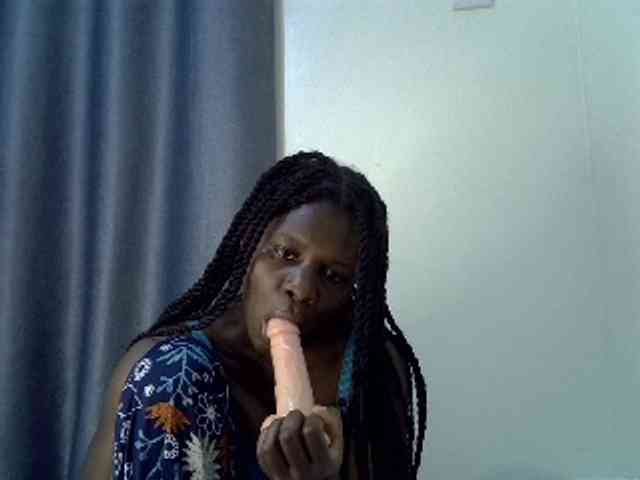 Queenbeea webcam