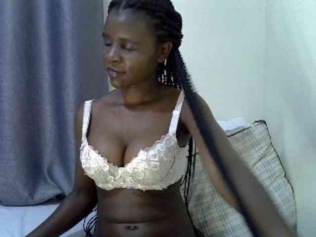 Queenbeea webcam