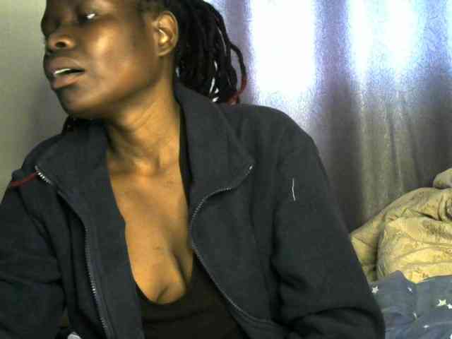 Queenbeea webcam