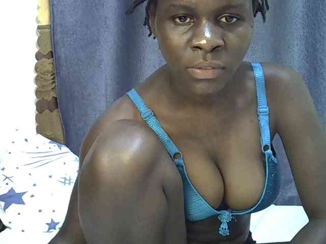 Queenbeea webcam