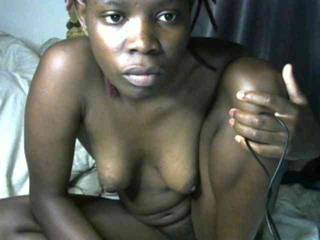 Queenbeea Live Webcam on BongaCams