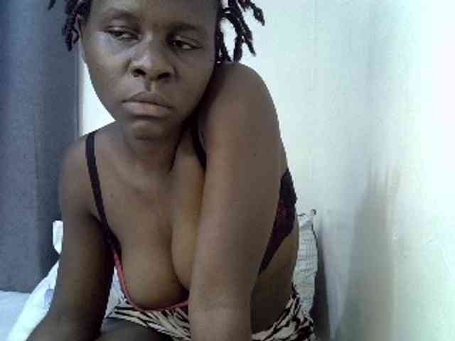 Queenbeea webcam